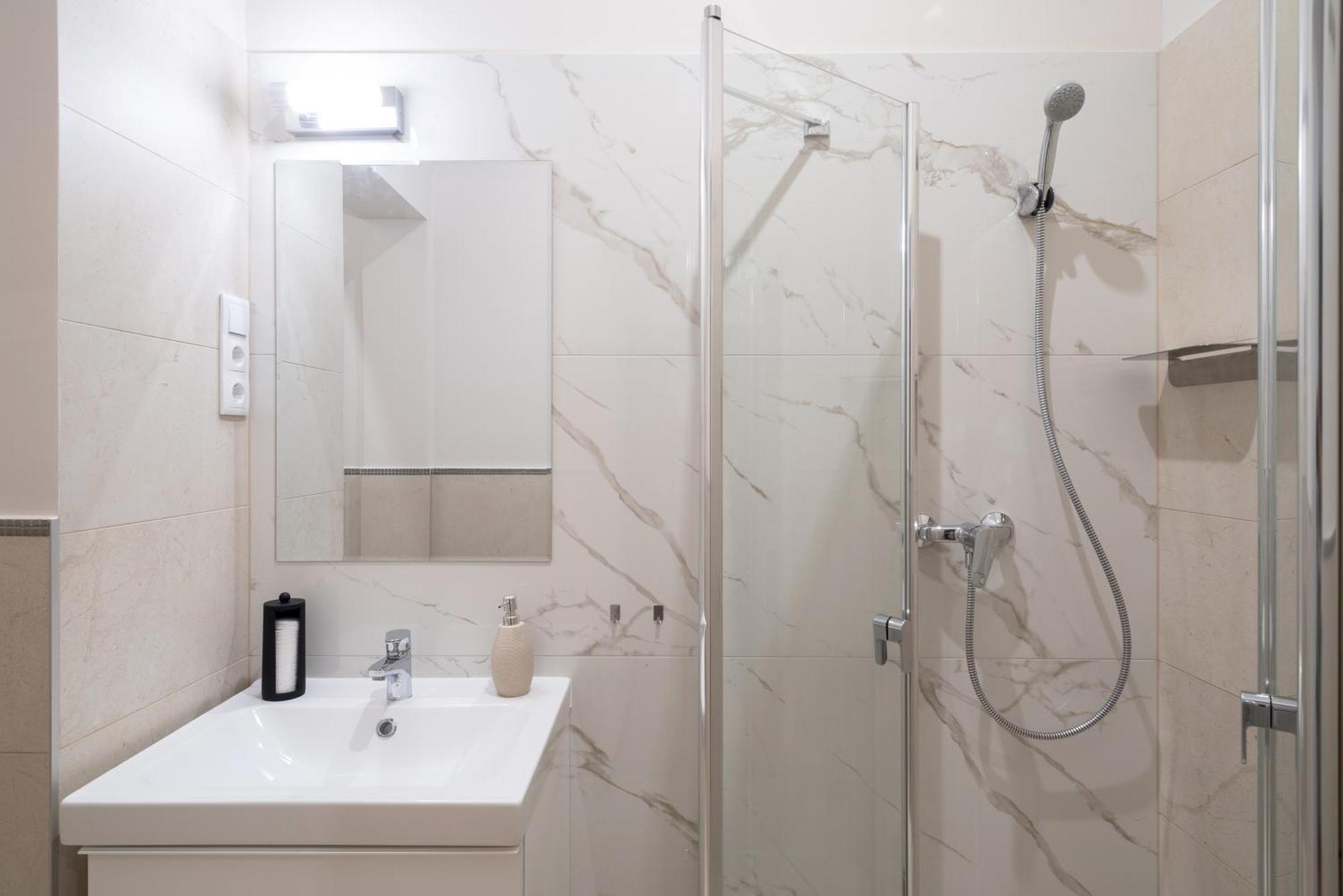 Amethyst Apartments - Acacia Studio บูดาเปสต์ ภายนอก รูปภาพ